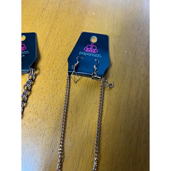 NWT Paparazzi Set of 2 necklace and earrings - Picture 2 of 5